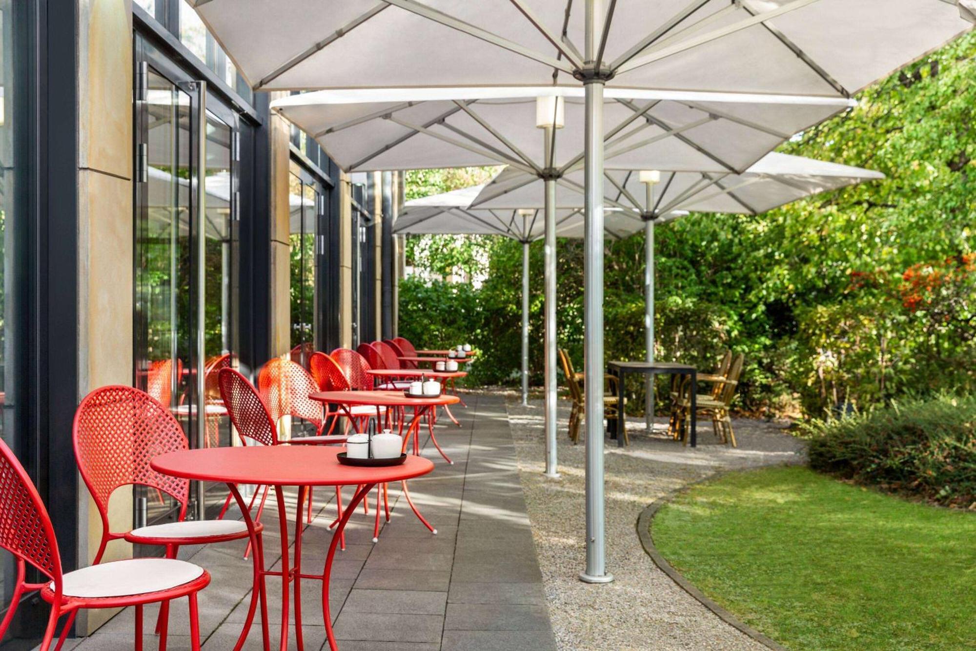 Vienna House Easy By Wyndham 4* München
