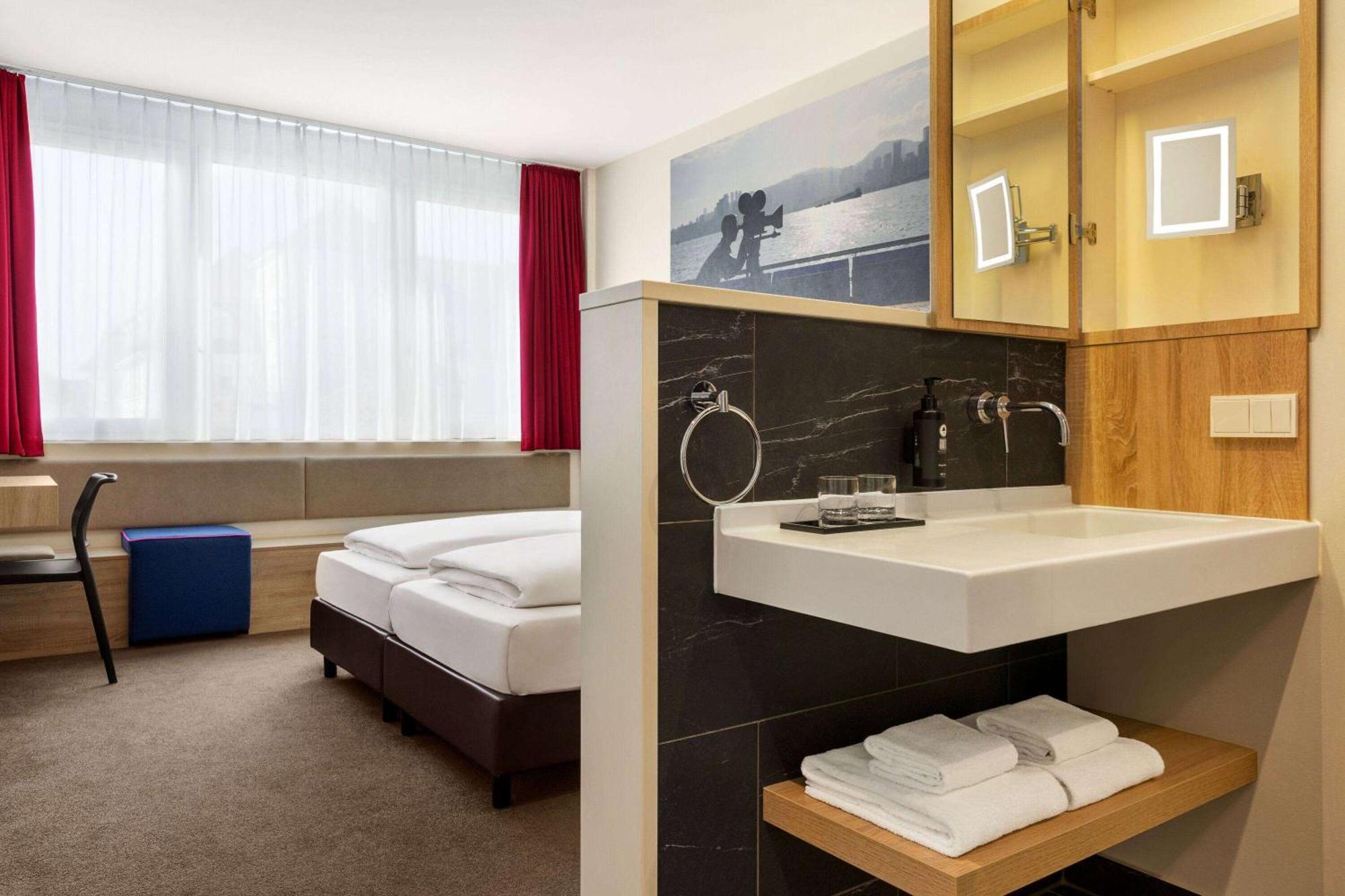 Vienna House Easy By Wyndham Hotel München