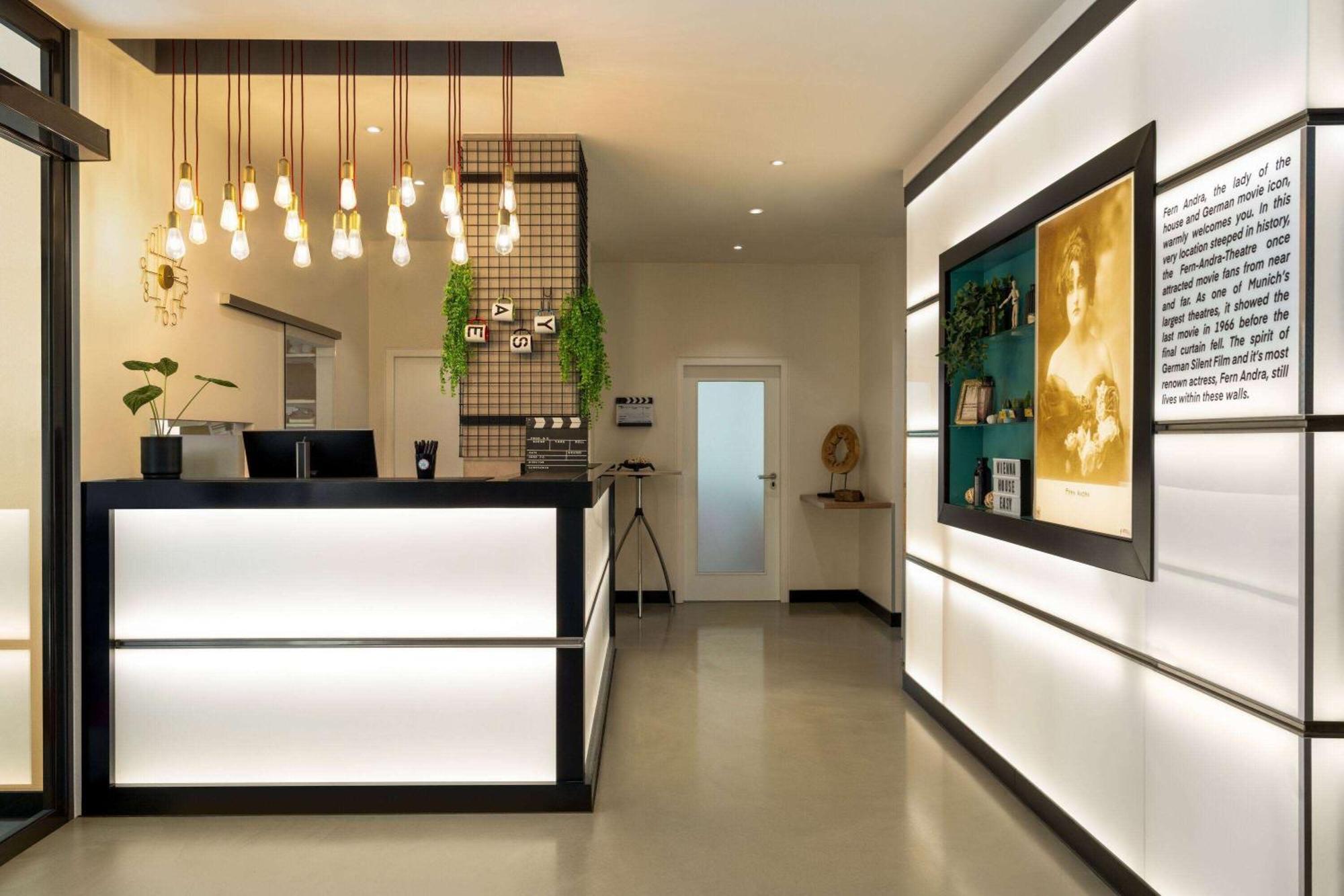 Vienna House Easy By Wyndham 4* München